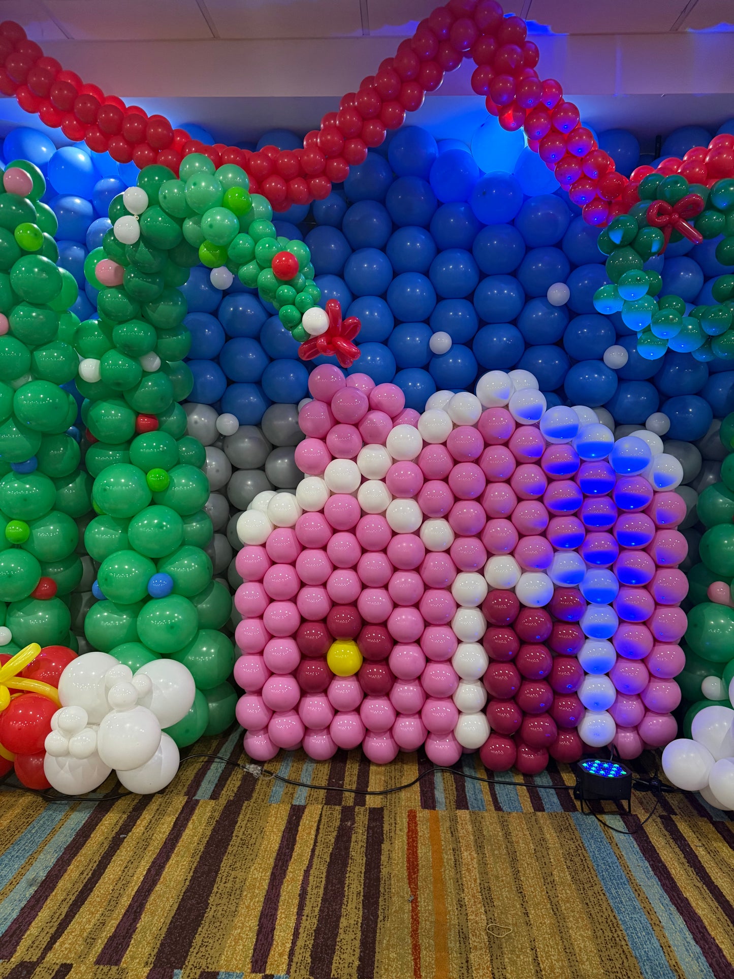 Balloon Grinchmas - Work along Class Building a Grinch and a Grinch Tree - Beginner friendly December 16, 2025 @ 7 pm ONLY